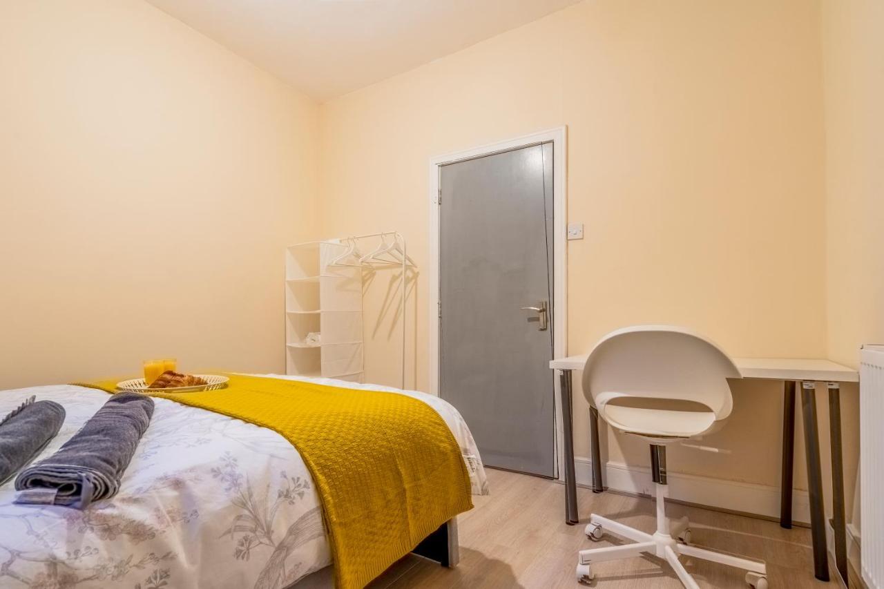 Deluxe 2-Bedroom Flat With Free Parking Birmingham Dış mekan fotoğraf